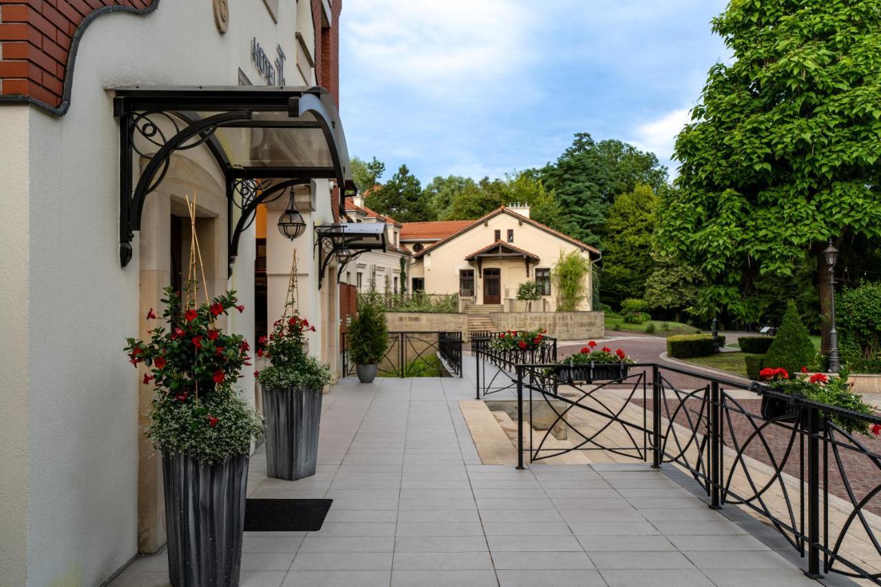Hotel Grand Sal Groß Salze Exterior foto